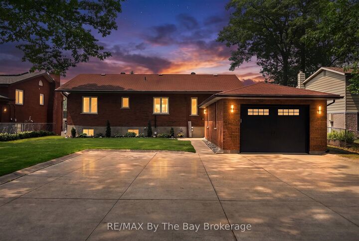 1434 River Road W — photo 1