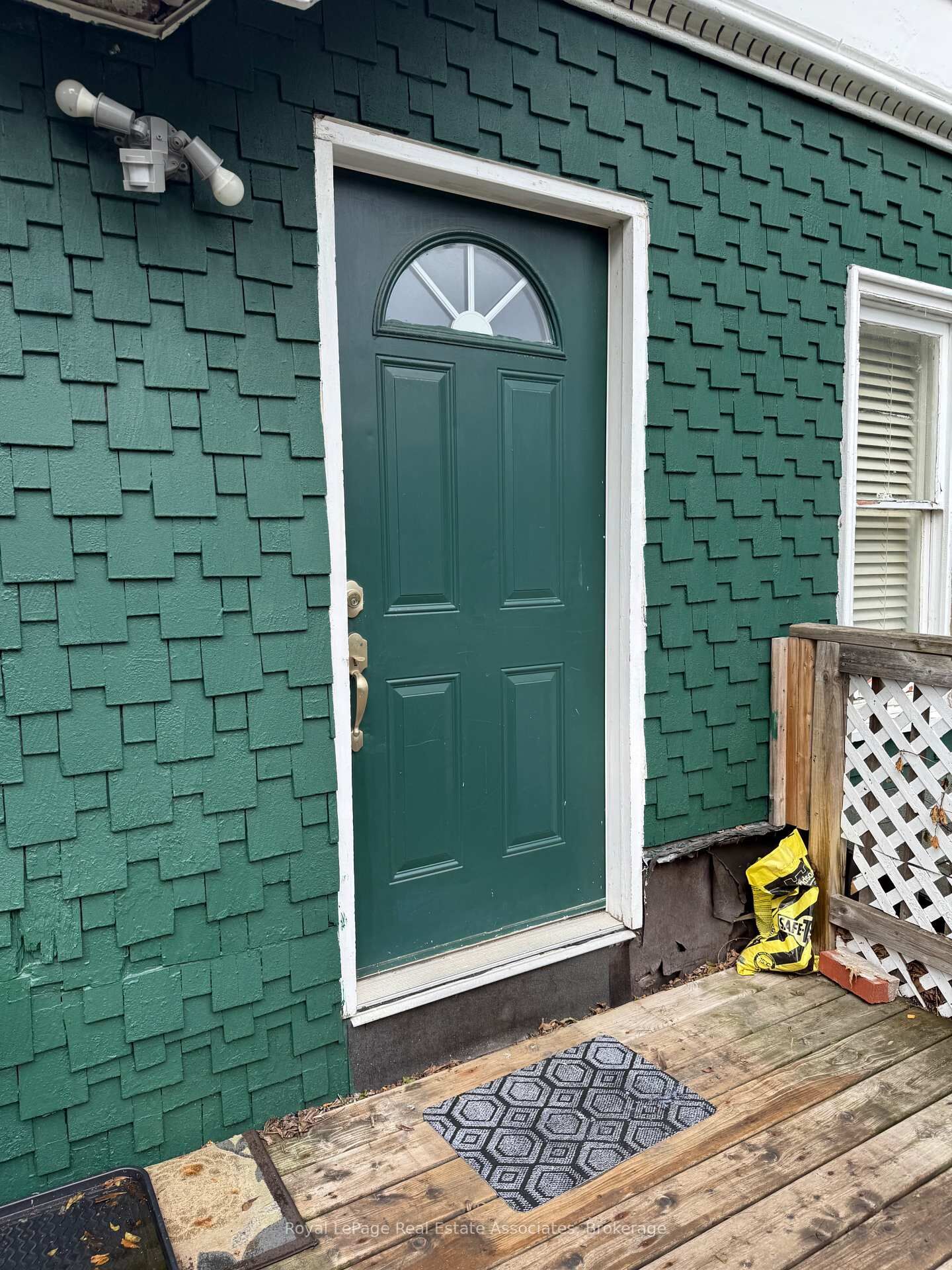 Property Photo:  17 Alexander Street  ON L6V 1H7 
