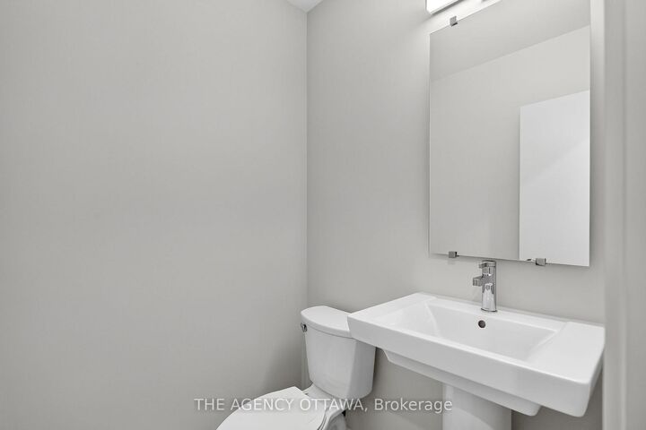 Property Photo:  1005 Kitigan Grove  ON K2K 0M9 