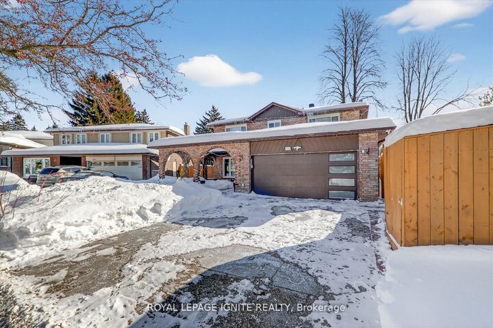 Property Photo:  2537 Annelyn Court Lower  ON L5C 2Z7 