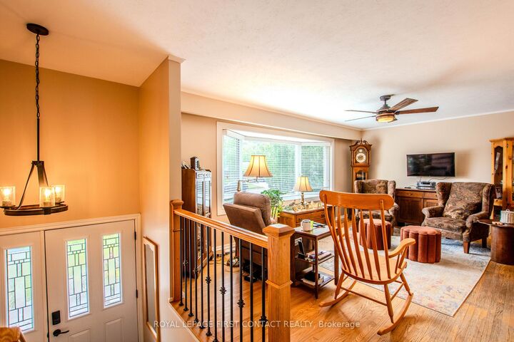 Property Photo:  27 Tower Crescent  ON L4N 2V3 