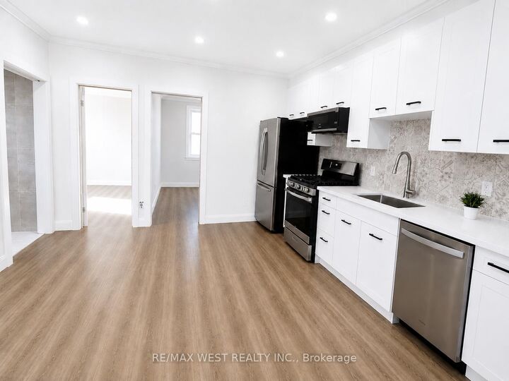Property Photo:  58 Aura Lea Boulevard Garden Suite  ON M9M 1K5 