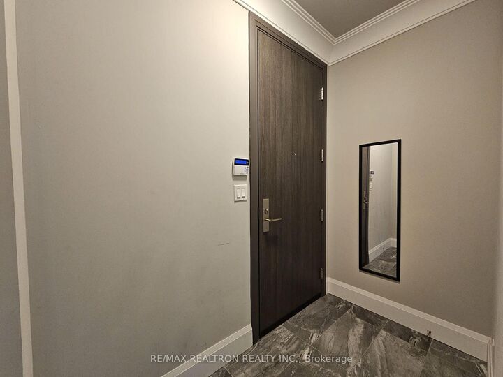 Property Photo:  15 Water Walk Drive 807  ON L6G 0G2 