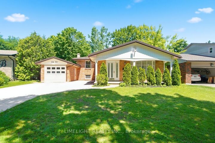 43 Cumberland Crescent — photo 1