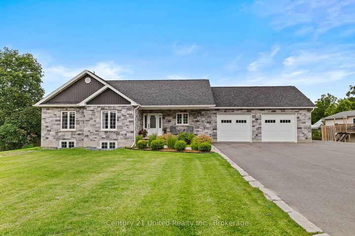 929 Mount Pleasant Road — photo 1