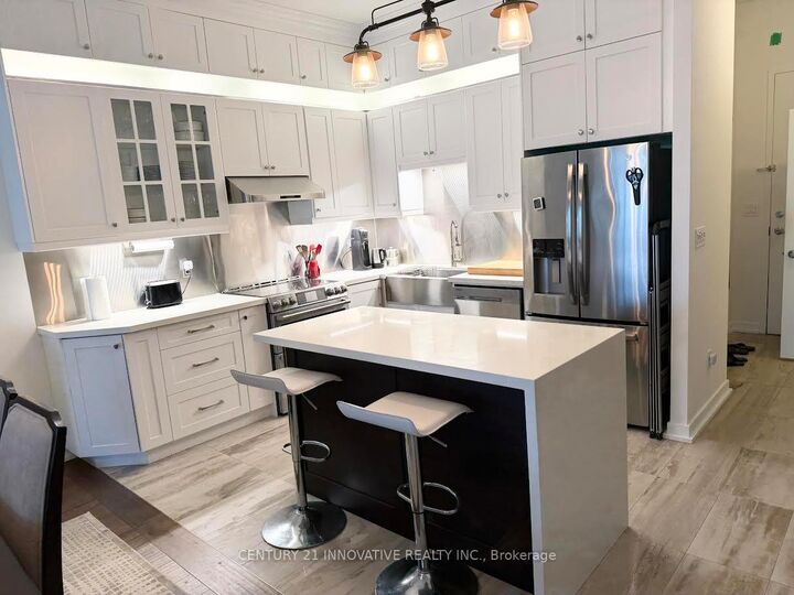 Property Photo: 160 Baldwin St Street 420 ON M5T 3K7