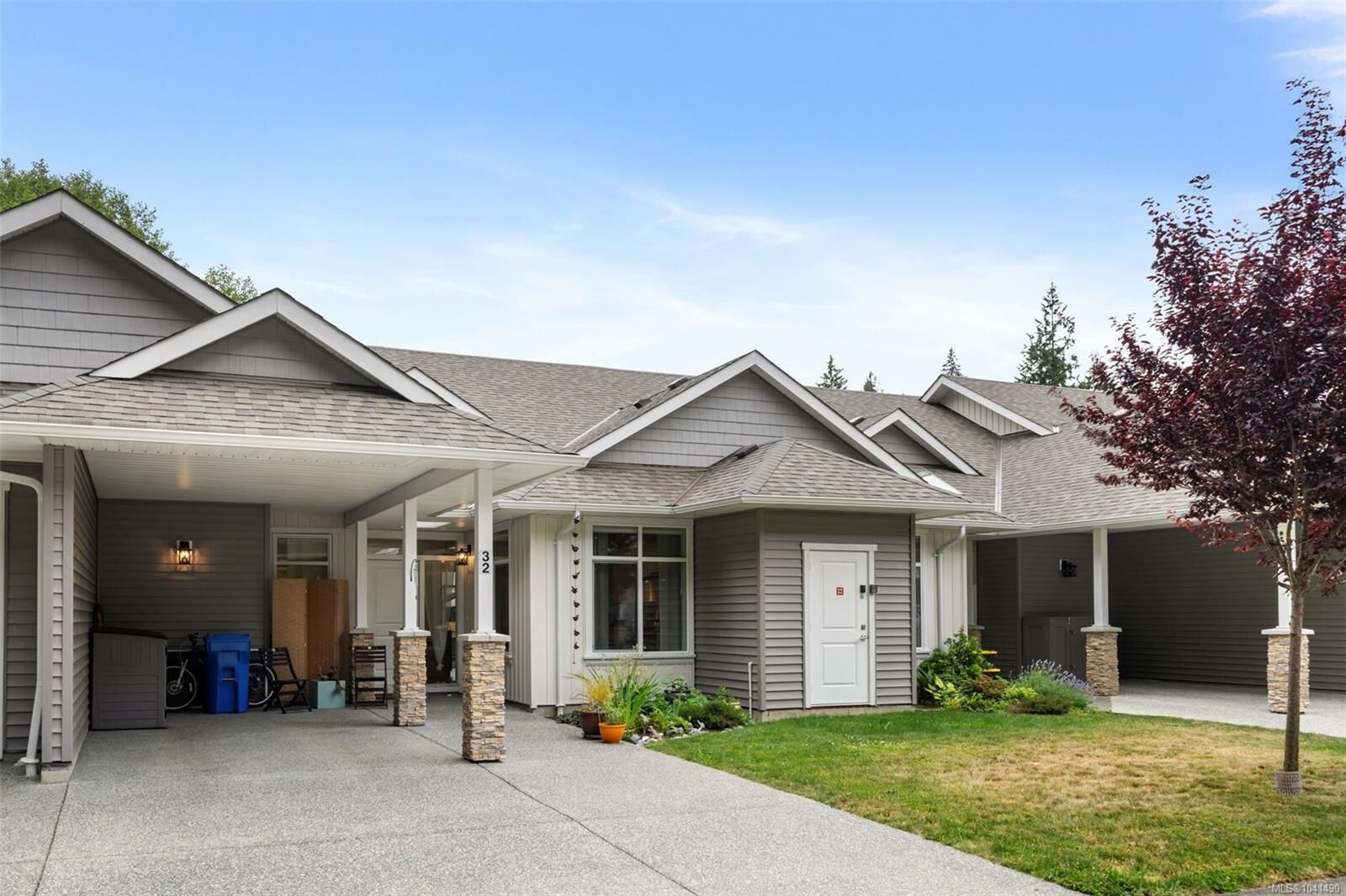 Property Photo: 300 Grosskleg Way #32 BC V0R 2G0