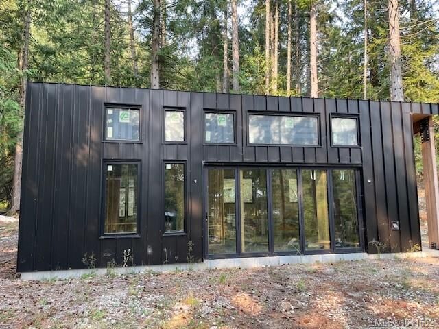 Property Photo: 1376 Isabella Point Rd BC V8K 1T5