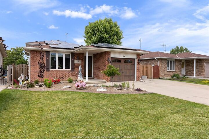 18 Azar Drive — photo 1