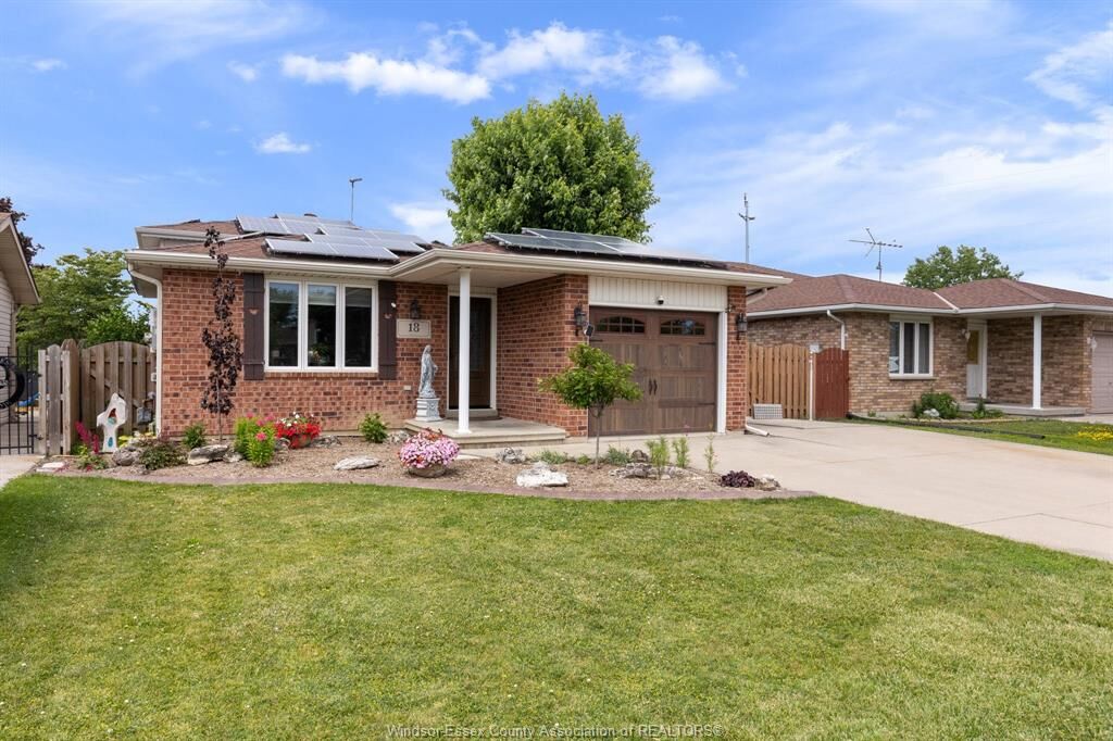 Property Photo: 18 Azar Drive ON N0P 2L0