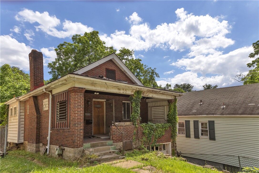 Property Photo:  1541 Marie St  PA 15221 
