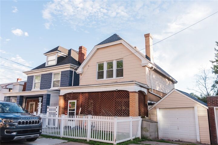 Property Photo:  2292 Valera Ave  PA 15210 