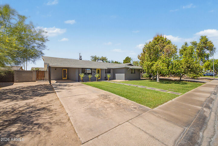 Property Photo:  1031 W 12th Place  AZ 85281 