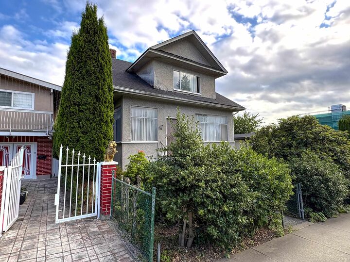 Property Photo: 676 E King Edward Avenue BC V5V 2C9