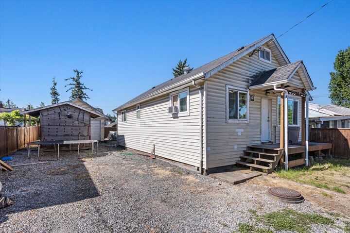 12768 112B Avenue — photo 1