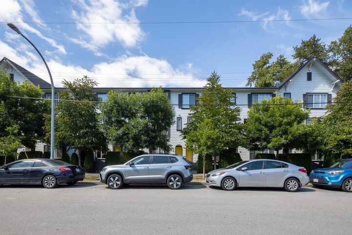 Property Photo: 16357 15 Avenue 5 BC V4A 0C2