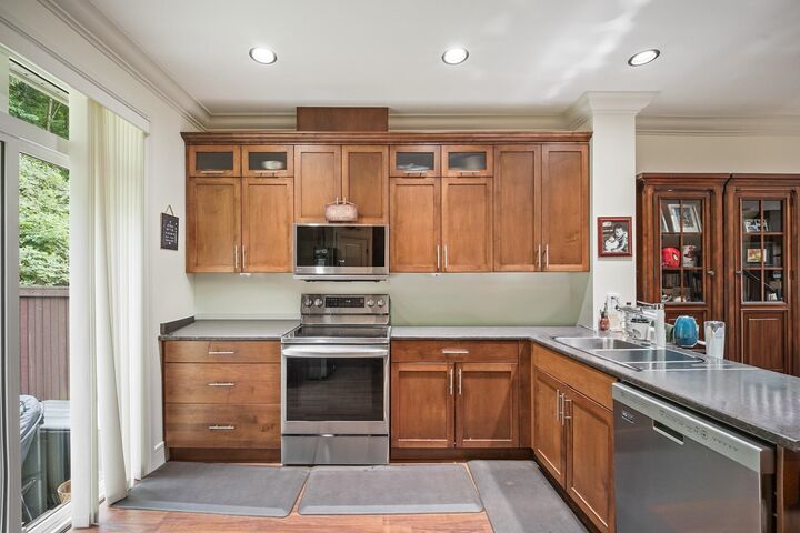 Property Photo: 45390 Vedder Mountain Road 18 BC V2R 0P6