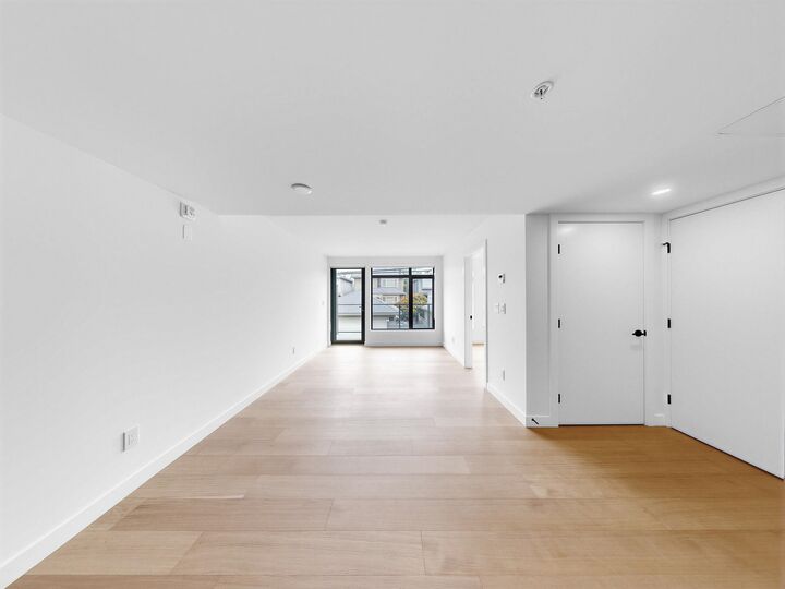 Property Photo: 6485 Manitoba Street 202 BC V5Y 0P7
