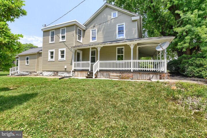 Property Photo:  21 N York Road  PA 17019 