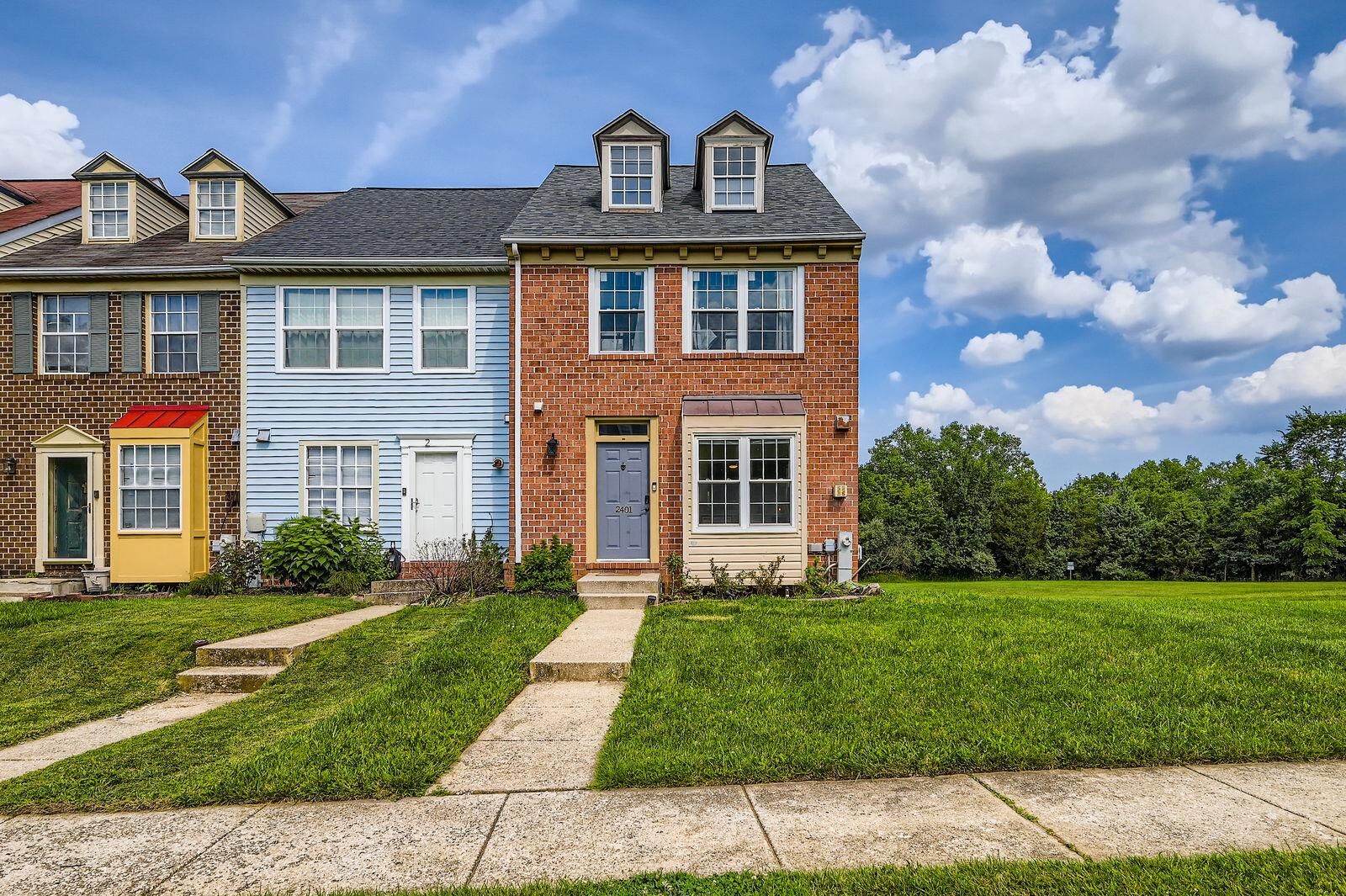 Property Photo:  2401 Kevsway Court  MD 21244 