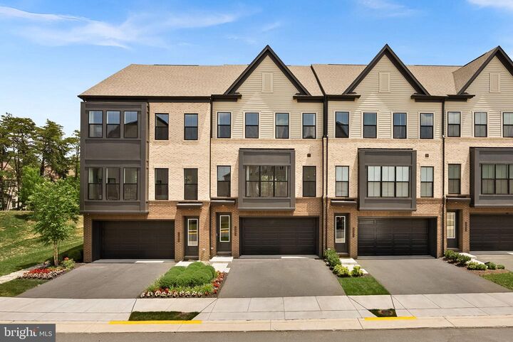 Property Photo: 22892 Copper Tree Terrace VA 20148