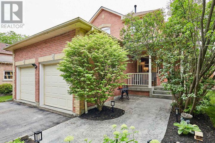Property Photo:  6 Fawn Court  ON L1P 1L5 