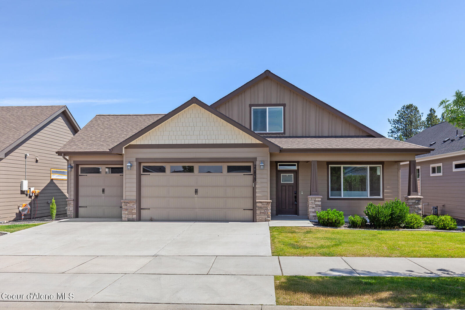 Property Photo: 22835 E Edgewater Ln WA 99019