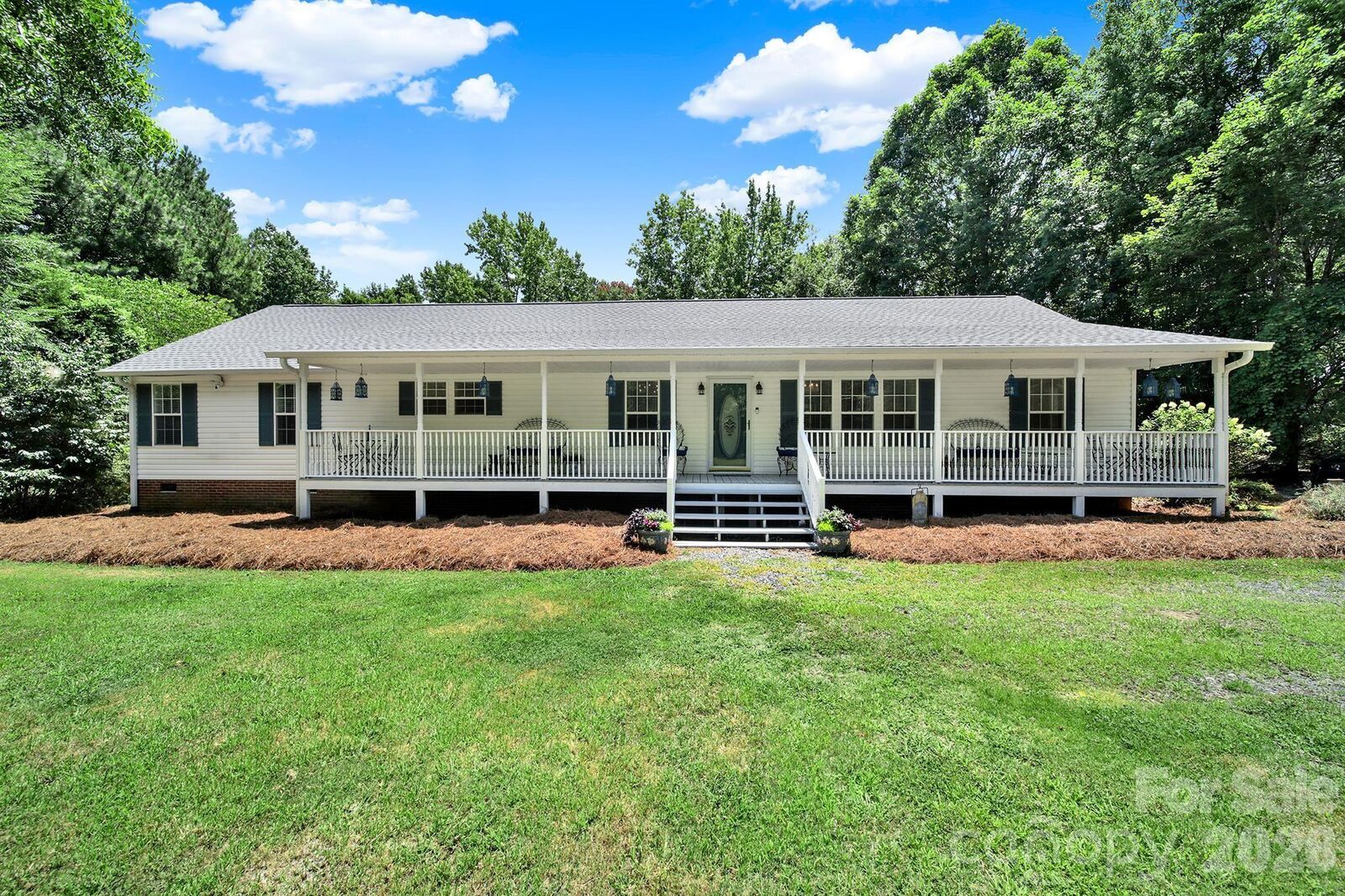 Property Photo:  15715 Youngblood Road  NC 28278 