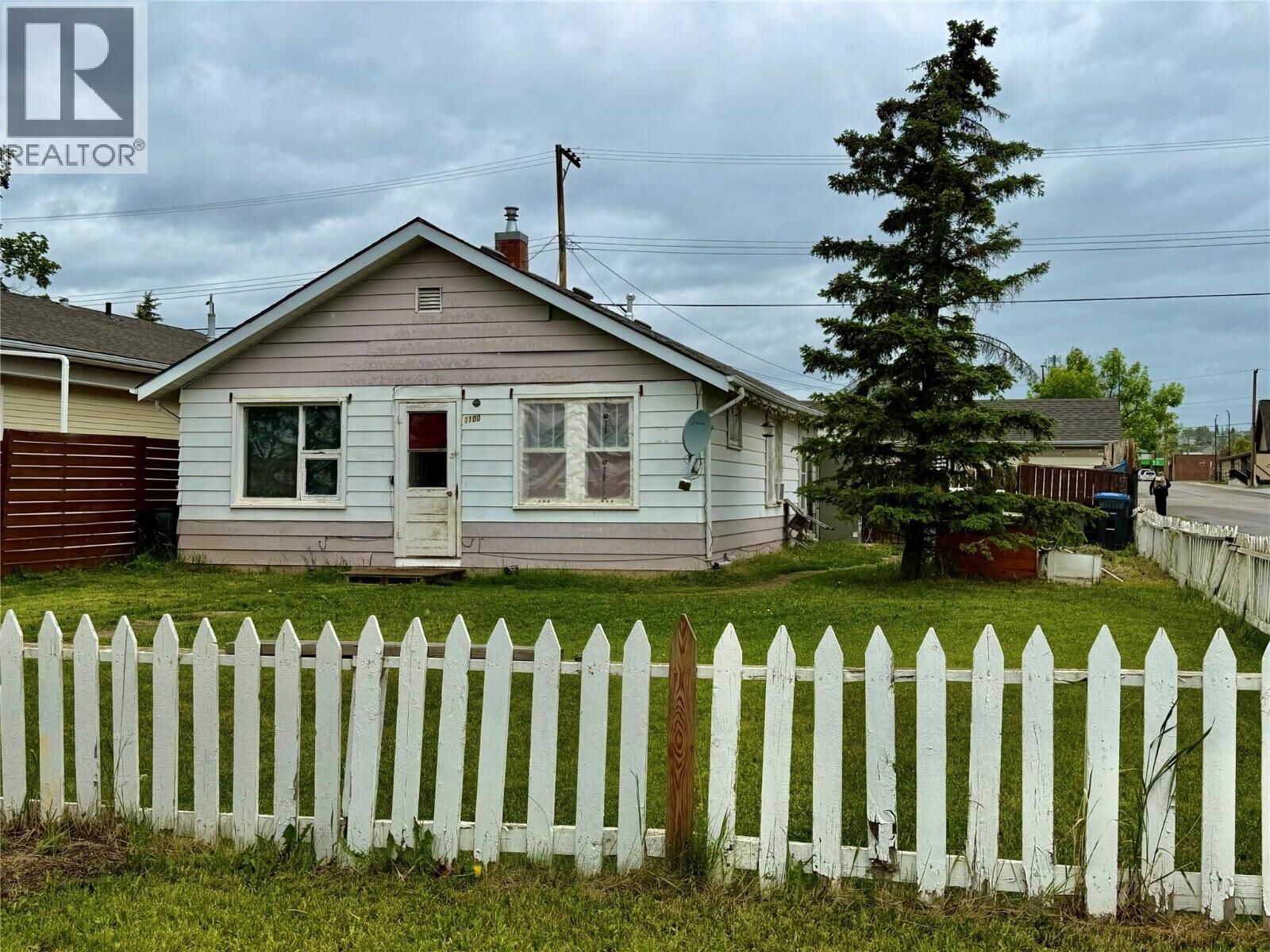 Property Photo:  1100 105 Avenue  BC V1G 2L5 