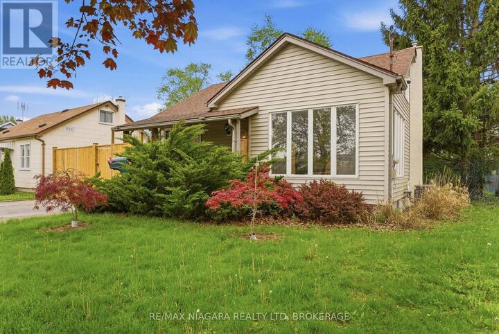 Property Photo: 5 Verne Avenue ON L3C 6P8
