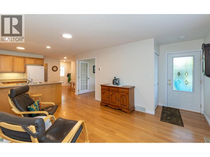 Property Photo: 51 8 Avenue Southwest 15 BC V1E 3L9