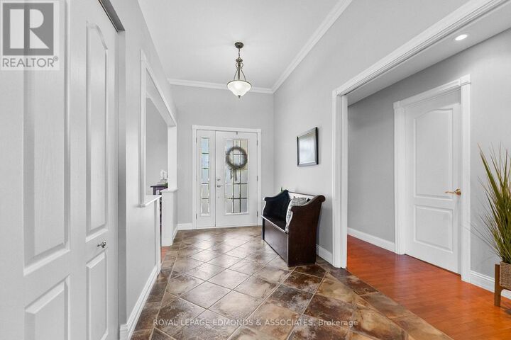 Property Photo: 162 Pleasant View Drive ON K8B 1B8