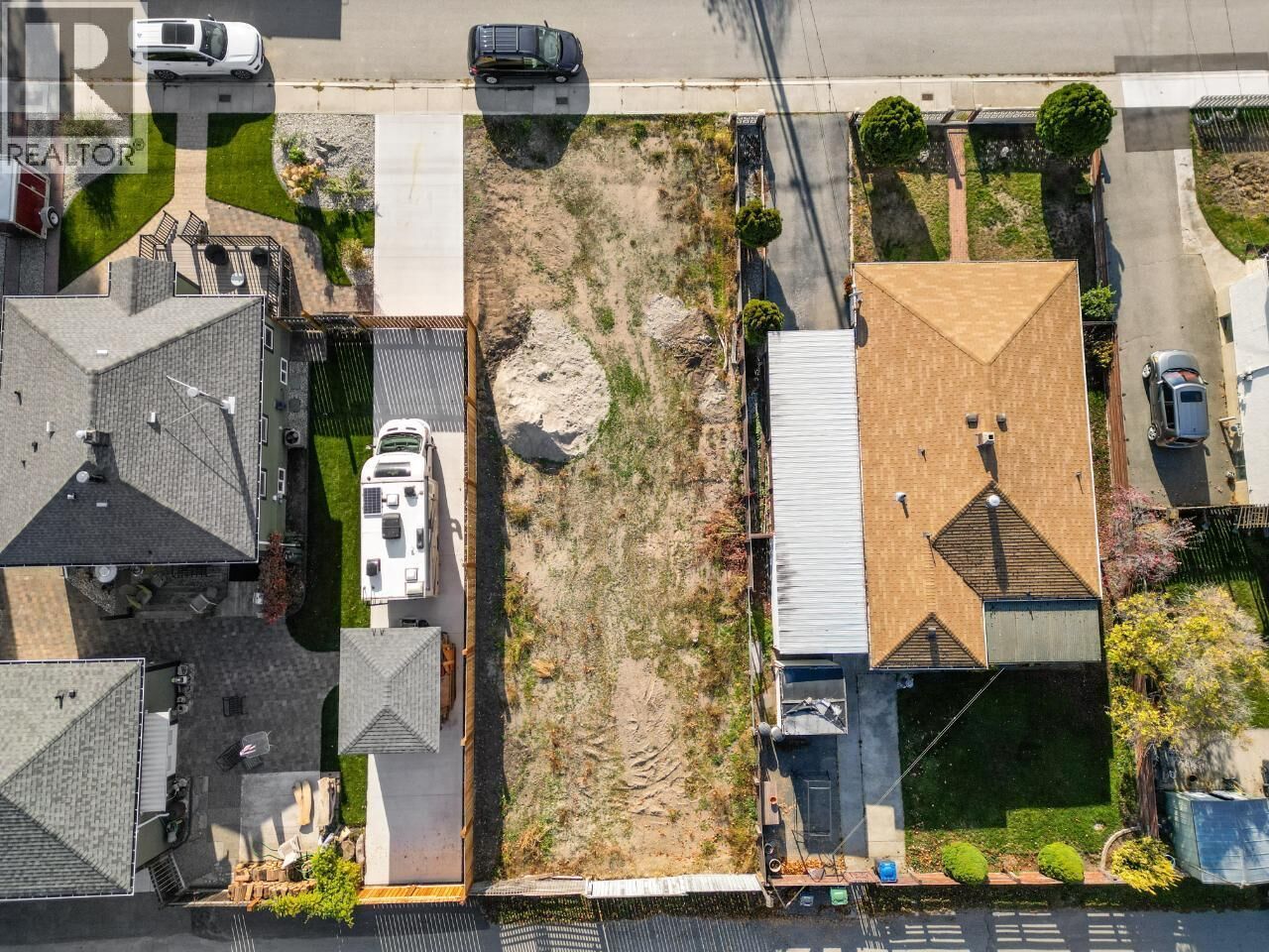 Property Photo:  515 Heales Avenue  BC V2A 1G5 
