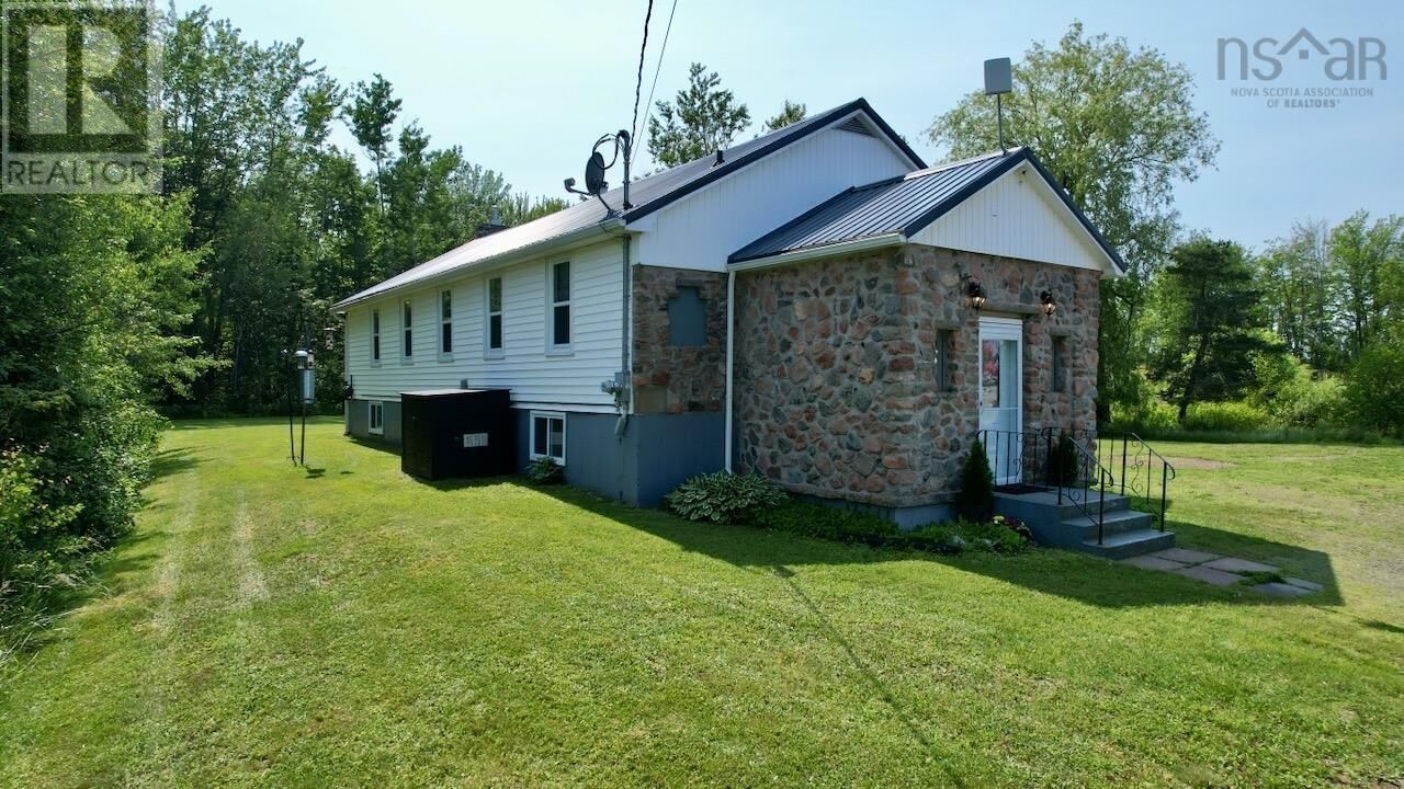 Property Photo: 7682 6 Highway NS B0K 1K0