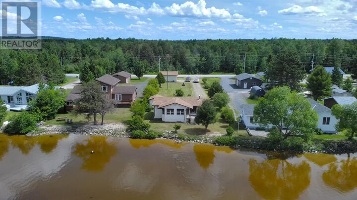 224 Lakeshore Dr — photo 1