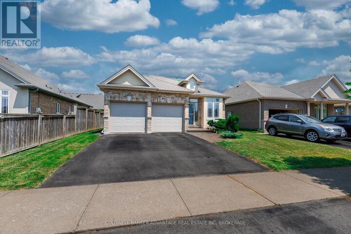 Property Photo: 18 Willson Crossing Court ON L3E 0P8