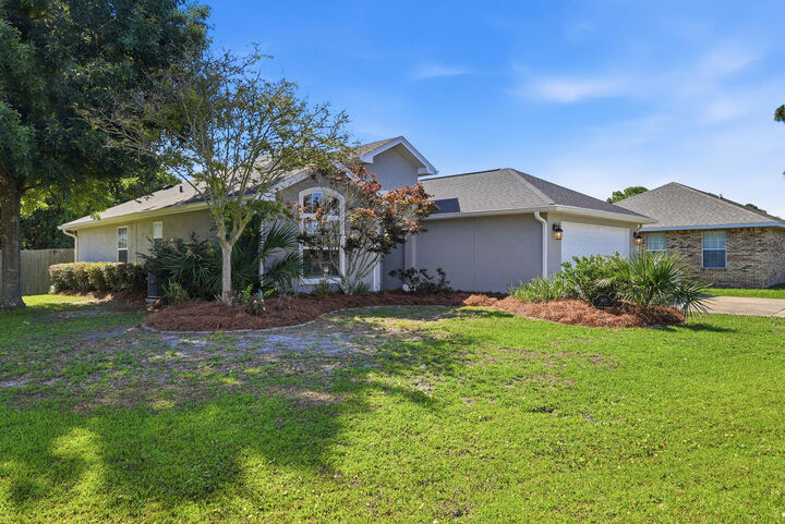 Property Photo: 302 Jase Court FL 32408