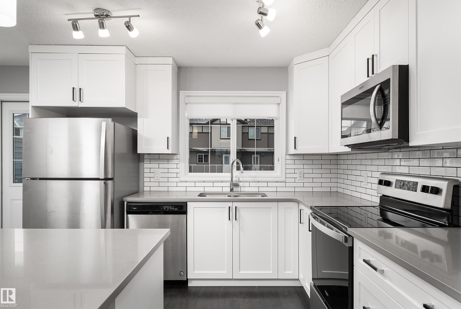 Property Photo:  20 Augustine Crescent 11  AB T8H 0Z8 