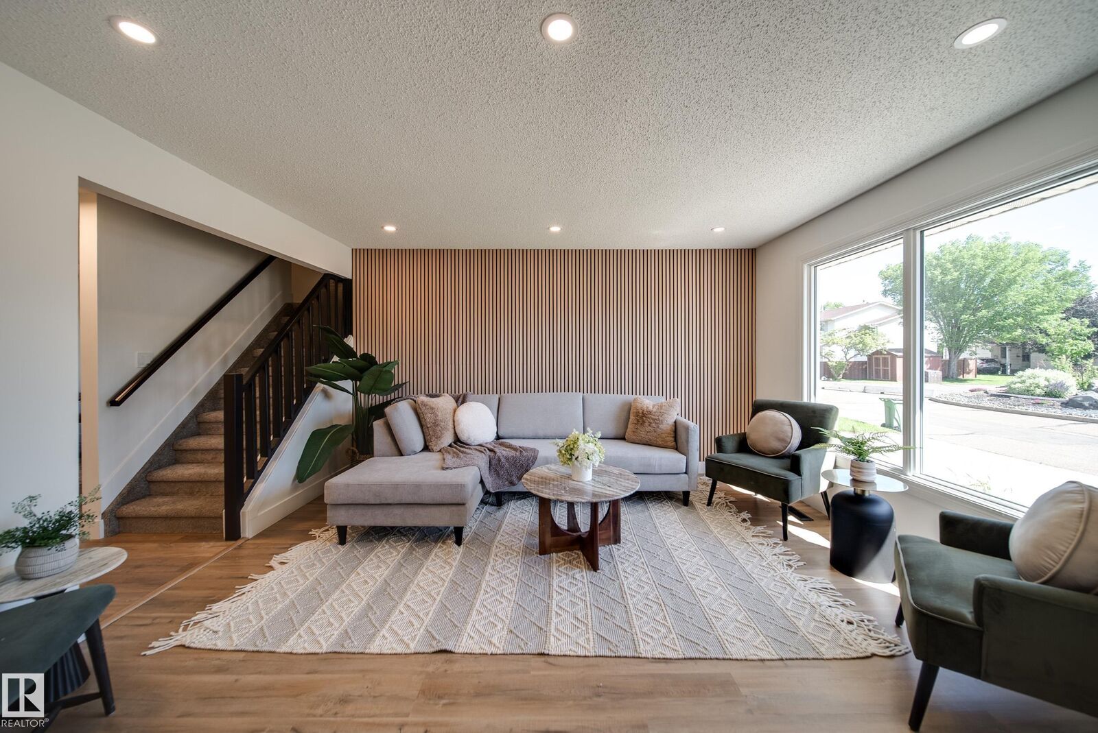Property Photo:  10343 172 Avenue NW  AB T5X 5C2 
