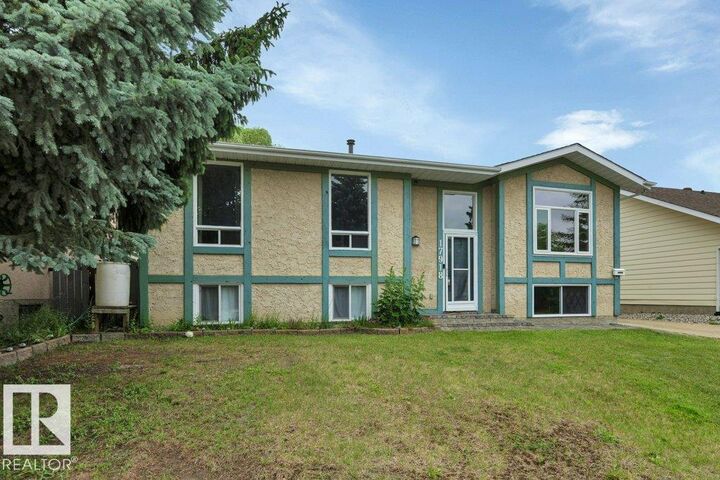 Property Photo:  17918 63A Avenue NW  AB T5T 2J2 