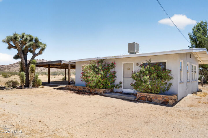 Property Photo: 45558 250th Street CA 93535