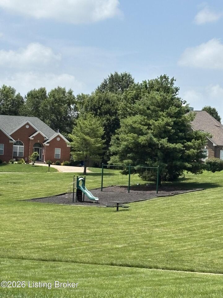 Property Photo: 695 Ashbourne Dr KY 40065
