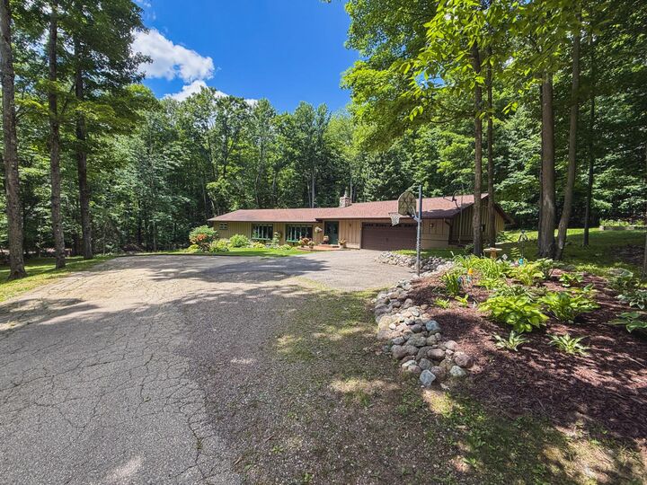 Property Photo:  17091 Country Club Rd  WI 54138 