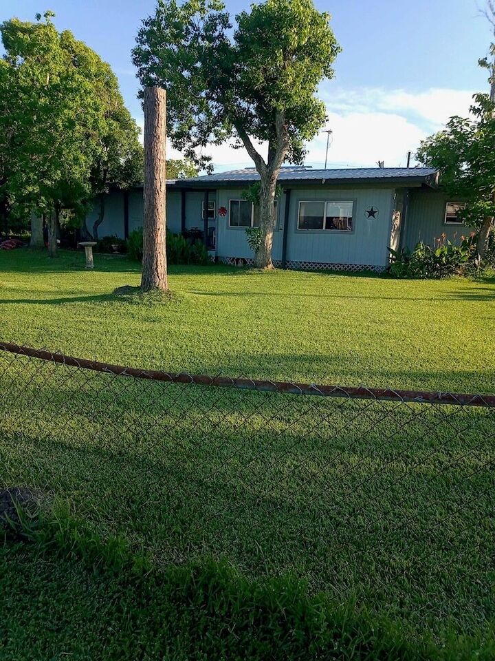 Property Photo:  6004 Pine Street  TX 77422 