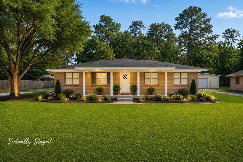 Property Photo: 1303 Shadybrook Lane TX 75904