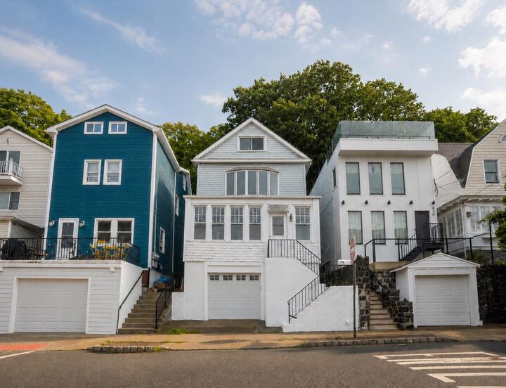 Property Photo:  528 Undercliff Ave  NJ 07020-1593 