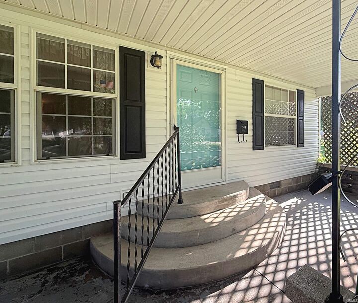 Property Photo:  1506 North Street  IN 47501 