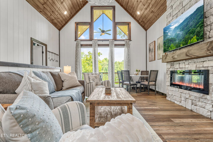 Property Photo:  126 Jolene Way Way  TN 37876 