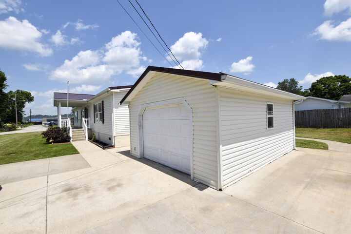 Property Photo:  40 Marigold Lane  KY 41143 