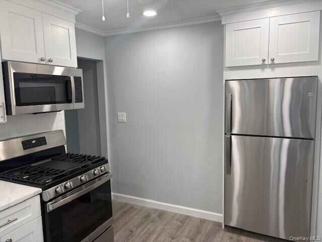 Property Photo: 842 N Wellwood Avenue NY 11757